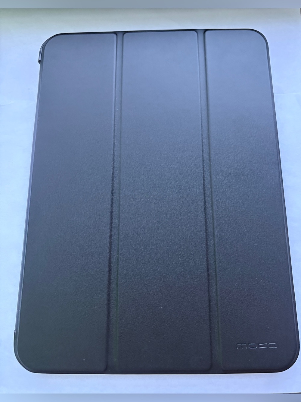 BNWT Moko Case for IPad 10th generation Black Magnetic Tri-Fold Tablet Case